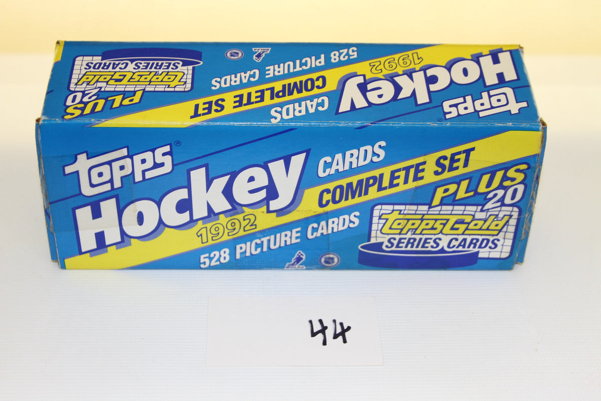 Front of 1992 Topps Hockey Cards Complete Set box showing branding and card count
