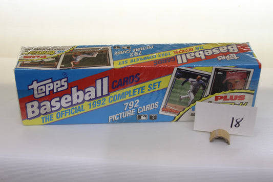 Topps 1992 Baseball Cards Complete Set sealed box front view