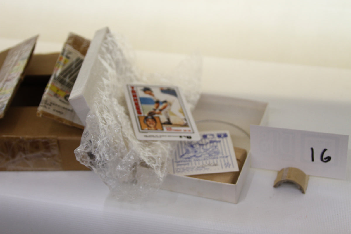 Don Mattingly porcelain Topps card boxed set with certificate and packaging