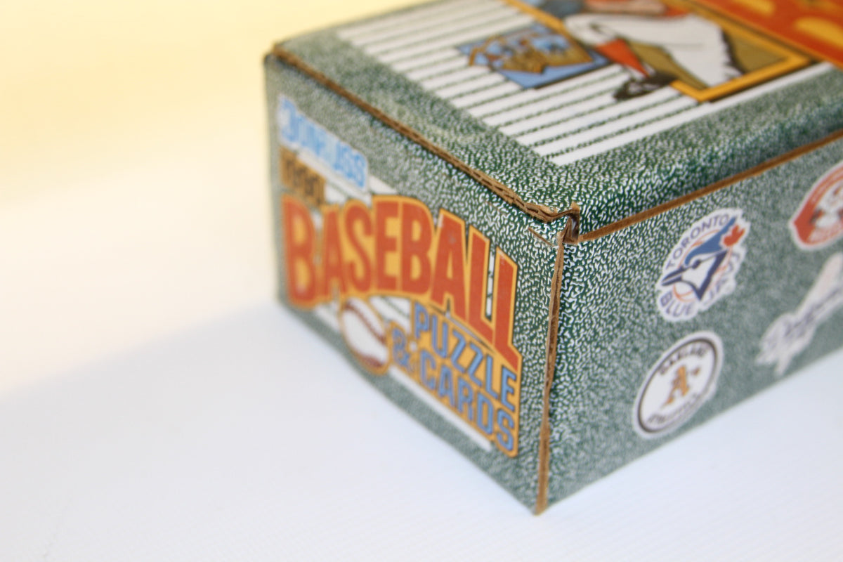 Close-up of Donruss Baseball Puzzle Cards box corner