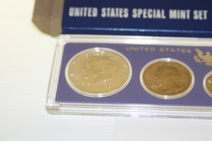 Close-up of Kennedy half dollar and Washington quarter from 1967 Special Mint Set