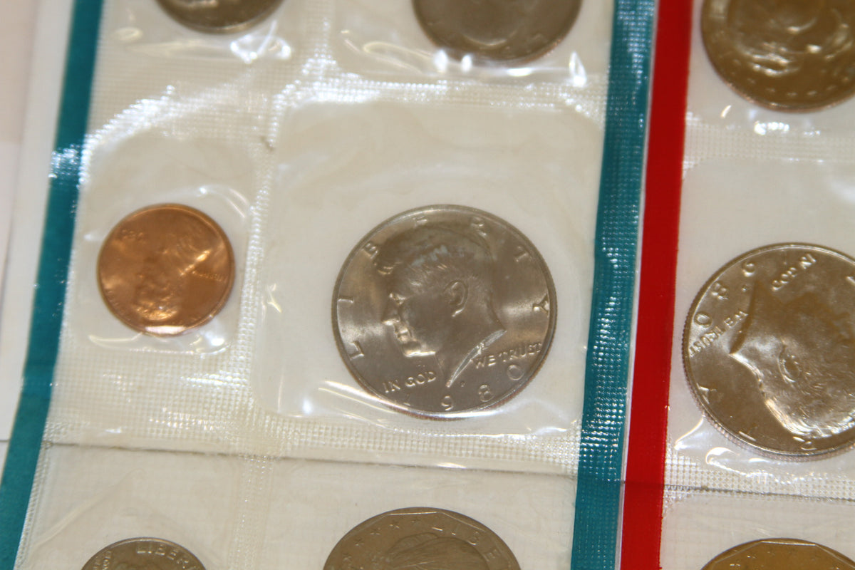 Detail of Kennedy half-dollar and Lincoln cent in uncirculated U.S. Mint set