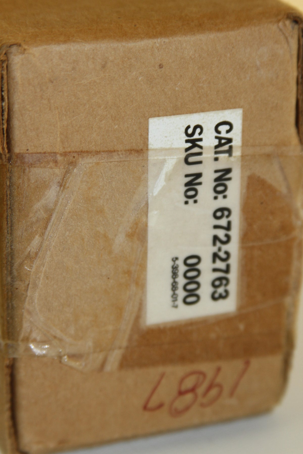 End view of 1981 Topps Baseball Cards box with SKU label