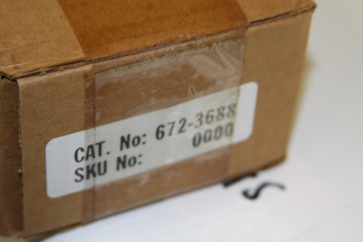 Sealed corner of box with Topps catalog number and SKU label