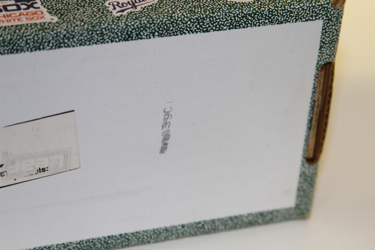 Side of Donruss box with manufacturing and licensing details